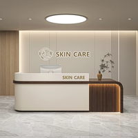 Meubles de salon de beauté modernes avec tailles et logos personnalisables, comptoir d'accueil de luxe pour hôtel, bureau, bureau d'accueil en bois avec rangement