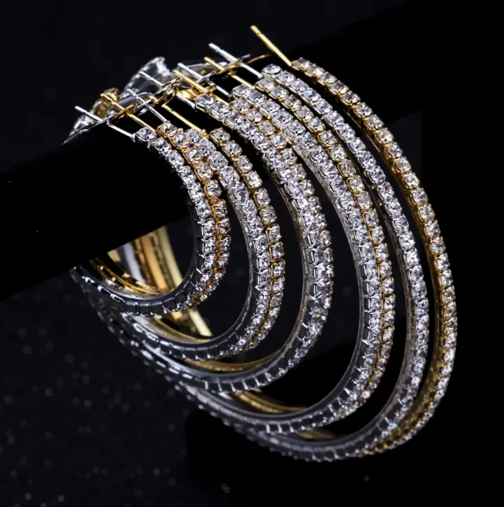 Anting Berlian Desain Kustom Mode Baru Berlian Imitasi Berlapis Emas Populer Anting Bulat Besar untuk Wanita