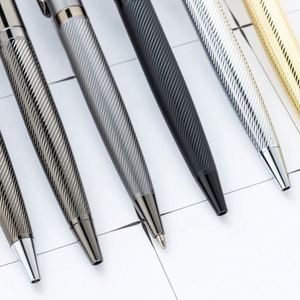 Stylo bille rotatif multicolore gravé et électroplaqué, cadeau promotionnel personnalisé avec logo - Product Image 3