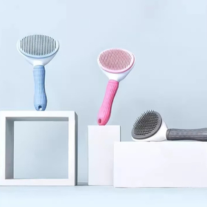 Spazzola Ergonomica <span class=keywords><strong>per</strong></span> Rimuovere Peli di Animali Domestici, Pettine Massaggiante con Setole Morbide <span class=keywords><strong>per</strong></span> Rimuovere Peli Sciolti e Pulci, <span class=keywords><strong>per</strong></span> <span class=keywords><strong>Gatti</strong></span> e Cani, Uso Interno ed Esterno - Product Image 6