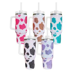 Gobelets personnalisés avec logo, motif vache, strass et clous, 40 oz, avec poignée, couvercle et paille - Product Image 2