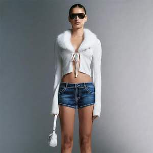 Pull court en cachemire pour femme à manches longues, col en V, avec nœud sur le devant, bordure en fourrure douce, coupe ajustée, longueur courte, manches classiques - Product Image 1