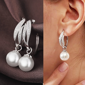 Pendientes de Aro de Oro Blanco E3955 con Perla Cultivada AAA de Forma Redonda y Engaste de Canal para Boda, Estilo Clásico para Mujer, Plata - Product Image 3