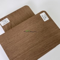 Panneau stratifié PVC finition grain de bois 1220x2440mm, feuille haute densité imperméable pour la fabrication de portes