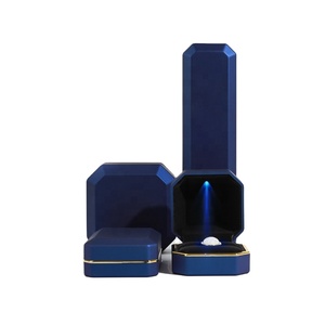 Boîte à bagues Led de haute qualité boîte à bijoux carrée avec lumière LED pour pendentif Bracelet collier proposition fiançailles étui de mariage - Product Image 6