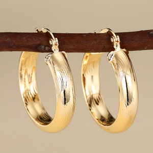 Pendientes personalizados, diseño con detalles de estilo industrial, inspiración vintage, pendientes de estilo moderno para fiestas y banquetes, regalo. - Product Image 2
