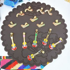 BD-D856 Hermosos Dijes Miniatura de Corbatín/<span class=keywords><strong>Guitarra</strong></span>/Zapatos de Baile, Bonitos Colgantes para Collares y Pulseras Hechos a Mano al por Mayor - Product Image 1