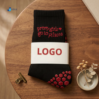 Chaussettes de Pilates pour femmes JZVINA, broderie avec lettres imprimées, antidérapantes, grip hexagonal en silicone, chaussettes de yoga douces pour l'entraînement, logo personnalisé