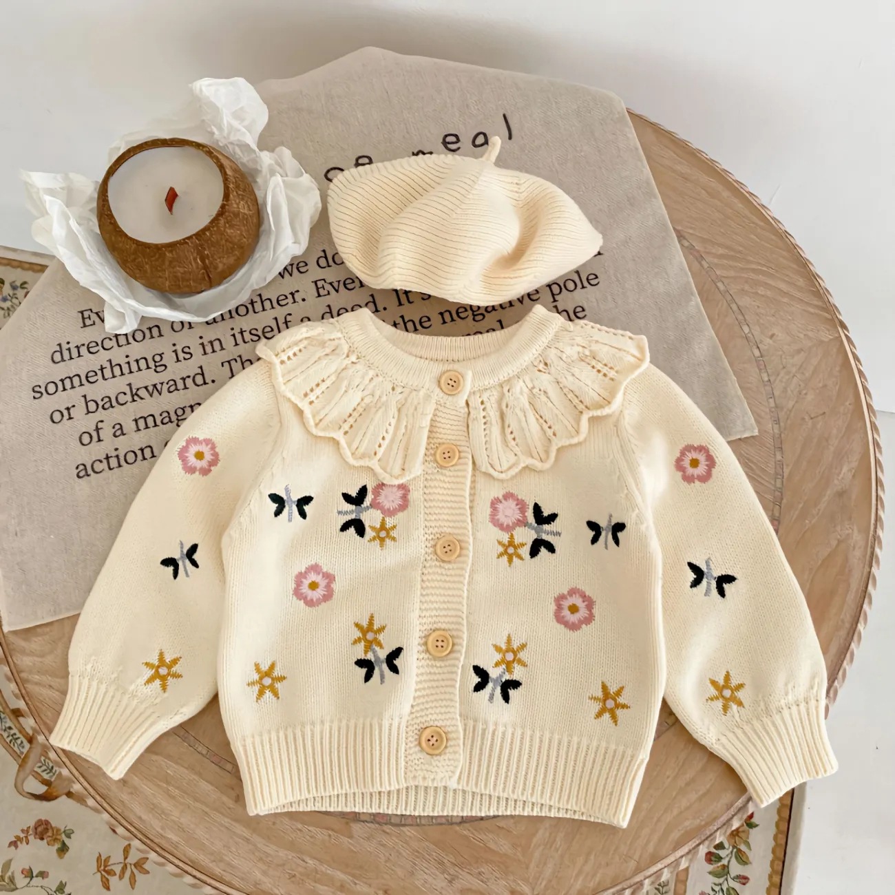 Beige [ girls star and small flower cardigan]