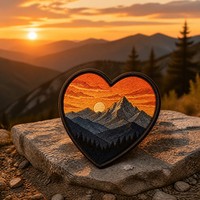 Écussons brodés personnalisés avec logo, motif Cœur Montagne Coucher de soleil Pin, en tissu haute densité, thermocollants pour veste Coucher de soleil en montagne