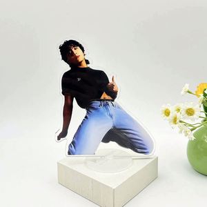 Expositor de Tarjetas Fotográficas Personalizado de Anime Kpop, Soporte de Acrílico Transparente con Impresión a Doble Cara y Holograma Epoxi - Product Image 5