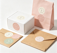 Autocollants personnalisés imperméables avec logo, impression UV, finition brillante, rouleaux d'étiquettes en papier, autocollants pour emballages de cosmétiques, parfums, cadeaux