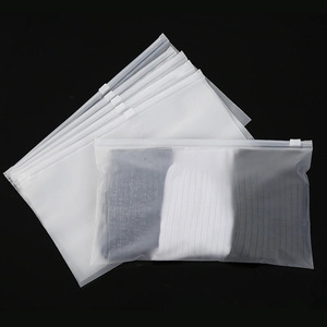 Bolsas de Plástico Transparente Esmerilado con Cierre Zip, Impresas Personalizadas y Reciclables, para Empaque y Exhibición de Ropa en Tiendas - Product Image 2