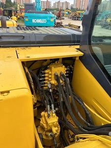 Excavatrice Komatsu d'occasion de 11 tonnes et 13 tonnes, fabrication japonaise d'origine, PC110 PC130 PC130-6 PC130-8, équipement d'excavation de taille moyenne - Product Image 5