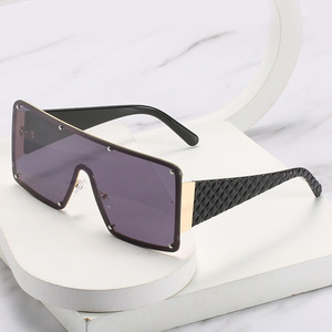 Z111 Fashion Women Men Ladies Female Eyewear Luxury Rivet Large Square Sunglasses - Product Image 3