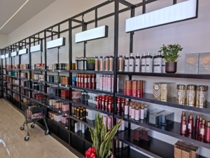 Ameerat Al Arab Imp 35ml Perfume Diario Floral Amaderado con Rosa, Miel, Oud y Esencias Chinas WC9898-10 Perfume en Spray - Product Image 3