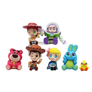 L'orso fragola a tre occhi modello Unisex in PVC <span class=keywords><strong>Pixar</strong></span> Toy Story mostra personaggi congelati buone Action figure militari - Product Image 1