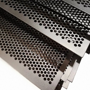 Feuille d'aluminium perforée <span class=keywords><strong>sur</strong></span> <span class=keywords><strong>mesure</strong></span> OEM de 1,5 mm pour mur-rideau extérieur d'école, décorative - Product Image 1