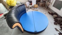 Lit double de luxe moderne italien en cuir, design 2025, avec tête de lit capitonnée et réglable