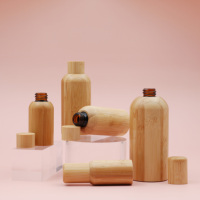 Botol Roller Logo kustom ramah lingkungan 10-100ml untuk botol minyak esensial kacamata bambu bulat dengan bola baja
