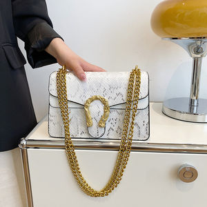 Bolso de mano de material PU estilo femenino. Con decoración de cadena. Bolso de Mano de Diseño de Lujo.1858 - Product Image 3