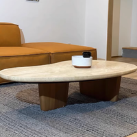 Table basse en travertin irrégulier de luxe italien, pierre naturelle, pieds en bois massif, design moderne, meubles de salon