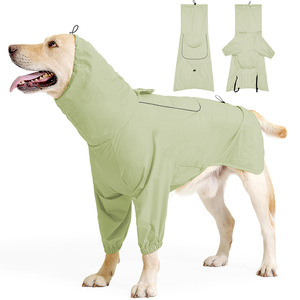 Vêtement de pluie <span class=keywords><strong>imperméable</strong></span> <span class=keywords><strong>pour</strong></span> <span class=keywords><strong>chien</strong></span> <span class=keywords><strong>avec</strong></span> attache de laisse et col montant, prix direct usine, logo personnalisé, vêtements réfléchissants <span class=keywords><strong>pour</strong></span> animaux de compagnie, vente en gros - Product Image 1