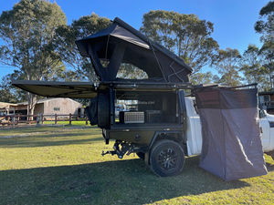 La Chine importe par voie terrestre de grandes tentes de toit à énergie solaire à coque rigide pour voitures pliables pour véhicules, tente de toit pour <span class=keywords><strong>suzuki</strong></span> <span class=keywords><strong>jimny</strong></span> - Product Image 1