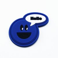 Etiquette 3D en caoutchouc de couleur personnalisée avec attache à crochet et boucle Etiquette en PVC souple 3d avec logo en relief pour vêtement/sac