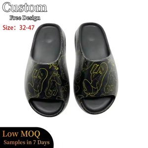 Chaussons de plage, de piscine et d'intérieur pour hommes, légers, antidérapants, en maille respirante, avec coussinets en mousse EVA à mémoire de forme, à bout ouvert, avec logo personnalisé L&J - Product Image 1