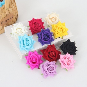 Cabeza <span class=keywords><strong>de</strong></span> flor artificial <span class=keywords><strong>de</strong></span> rosa <span class=keywords><strong>de</strong></span> <span class=keywords><strong>esquina</strong></span> <span class=keywords><strong>de</strong></span> terciopelo <span class=keywords><strong>de</strong></span> alta calidad hecha a mano para decoración del hogar, coche <span class=keywords><strong>de</strong></span> boda, decoración elegante del Día <span class=keywords><strong>de</strong></span> <span class=keywords><strong>la</strong></span> madre <span class=keywords><strong>de</strong></span> Año Nuevo - Product Image 5