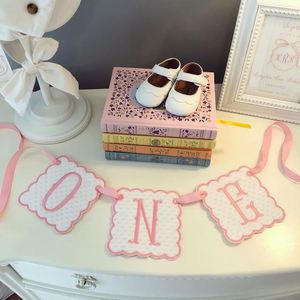 Décorations pour bébé fille, bannière rose à pois suisses pour le 1er anniversaire - Product Image 3