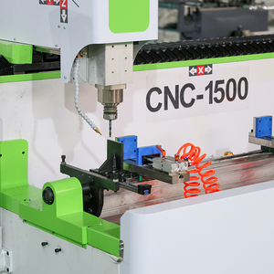 Machine <span class=keywords><strong>de</strong></span> perçage et <span class=keywords><strong>de</strong></span> fraisage CNC à 3 axes pour la fabrication <span class=keywords><strong>de</strong></span> profilés en aluminium, routeur lourd pour la fabrication <span class=keywords><strong>de</strong></span> fenêtres - Product Image 4