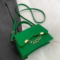 Haute qualité décontracté élégant chaîne-décoré navettage pochette sac à main petit sac carré couleur unie épaule sac à bandoulière