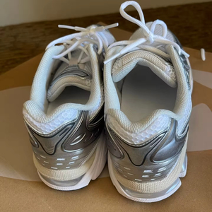 Chaussures de sport de luxe de haute qualité pour femmes et hommes, chaussures de tennis respirantes en mesh, confortables pour la marche et la course - Product Image 3