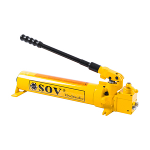 P84, Pompe hydraulique manuelle en acier ULTIMA à deux vitesses, 134 pouces cubes d'huile utilisable, pour utilisation avec des vérins à double action - Product Image 1