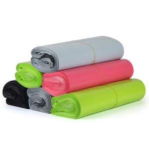 ถุงพลาสติกสีสันสดใสสำหรับส่งพัสดุ ยี่ห้อ Linmei รับน้ำหนักได้ 5-20 กก. บรรจุภัณฑ์แบบกาวฉีกขาดได้ สำหรับการขนส่งเครื่องนอน - Product Image 1
