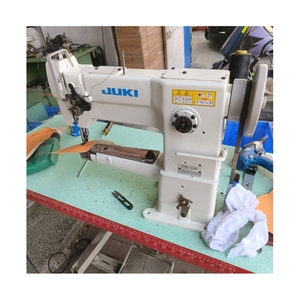 Máquina de Coser Plana Jukis DSC-246 de Cabezal Cuadrado Pequeño, de Una Sola Aguja, con Alimentación de Tela Integrada - Product Image 3