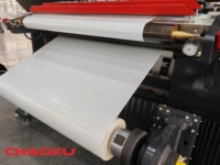 Machine de découpe et de rembobinage automatique de haute précision pour film plastique