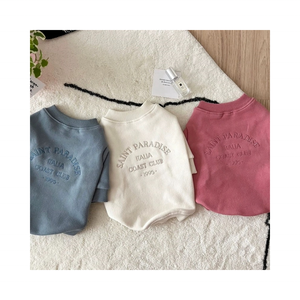 เสื้อฮู้ดดี้สัตว์เลี้ยงแบบสวมสองขา สีพื้น นุ่มสบาย ลายตัวอักษรนูน สำหรับสุนัขและแมวตัวเล็ก - Product Image 2