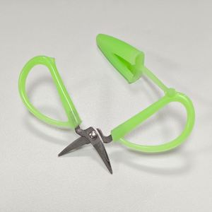 Ciseaux miniatures lumineux à 6 couleurs qui brillent dans le noir, avec manche en plastique, petits ciseaux de coupe pour travaux manuels, broderie, point d'aiguille, bricolage - Product Image 4