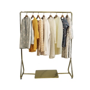 Espositore <span class=keywords><strong>per</strong></span> abbigliamento europeo in oro donna uomo espositore <span class=keywords><strong>per</strong></span> bambini <span class=keywords><strong>per</strong></span> negozio di abbigliamento - Product Image 1