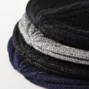Vente en gros <span class=keywords><strong>de</strong></span> bonnets d'hiver unisexes à revers côtelés couleur acrylique bonnets chauds d'hiver bonnets <span class=keywords><strong>de</strong></span> pêcheur bonnet <span class=keywords><strong>de</strong></span> <span class=keywords><strong>montre</strong></span> court en tricot - Product Image 6
