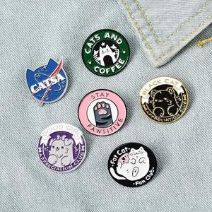 Pin de solapa de esmalte duro estilo vintage, artesanal de metal, promocional, con diseño de dibujos animados y bonito - Product Image 1