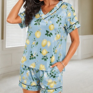 Pyjama de Noël en satin soyeux pour femme, ensemble deux pièces, col en V, pyjama court pour femme - Product Image 2