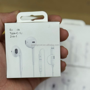 Auriculares Intrauditivos Universales 2 en 1 con Doble Conector Tipo-C / USB-L, Auriculares con Cable y Micrófono Incorporado y Control de Volumen - Product Image 4