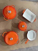 Lot de 5 ustensiles de cuisson professionnels en fonte émaillée robuste : Poêle à fruits de mer 30 cm, Poêle à frire 26 cm, Plat à rôtir 33 cm, Marmite à soupe 21 cm et 26 cm