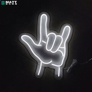 Enseigne néon LED personnalisée Matt Dropshipping : Mains, Lèvres, Ongles, Baiser, Amour - Product Image 3