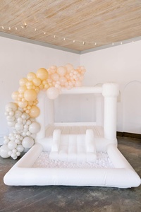 Maison de <span class=keywords><strong>ballon</strong></span> gonflable blanche avec fosse à balles et château de toboggan Mini maison de saut pour enfant <span class=keywords><strong>adulte</strong></span> avec souffleur d'air - Product Image 2