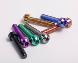 Baut Paduan <span class=keywords><strong>Titanium</strong></span> Berkualitas Tinggi M10 Baut Hexagonal Baja dengan Finishing Polos Berlekuk Sekrup Kepala Silinder untuk Sepeda Motor DIN Gr5 M3 M4 - Product Image 6